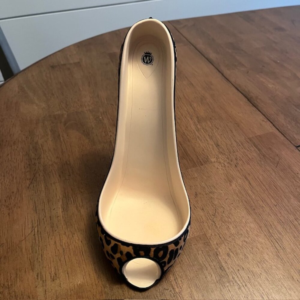 Wild Eye Designs High Heel Stiletto Leopard Print Wine Bottle Holder - Picture 2 of 6